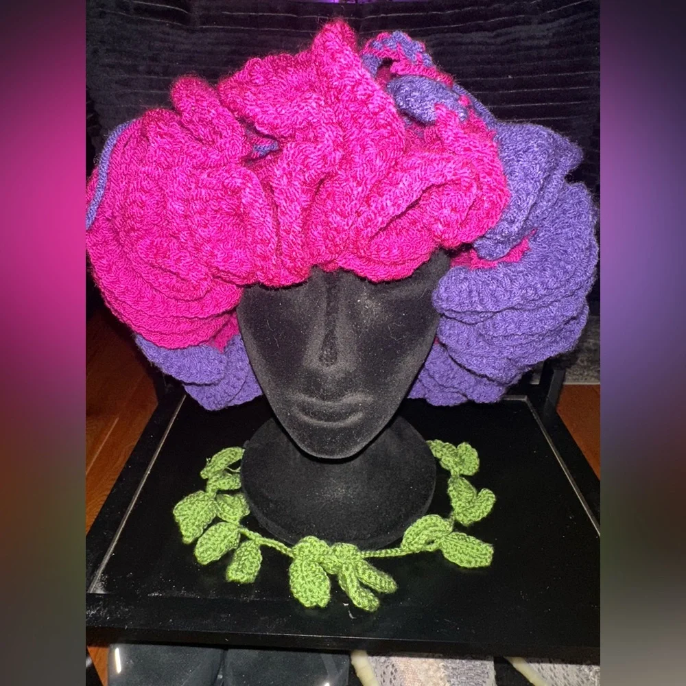 Ultra Ruffle Hat - Picture 4 of 4